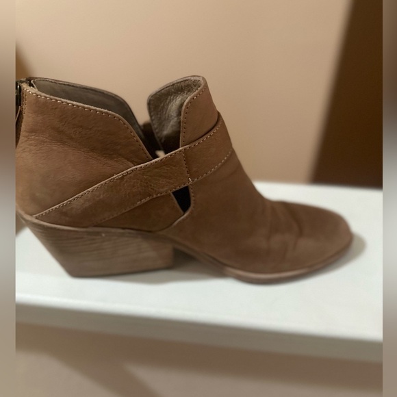 Women’s Eileen Fisher Ives‎ Tan Bootie. Size 7.5. - Picture 11 of 12